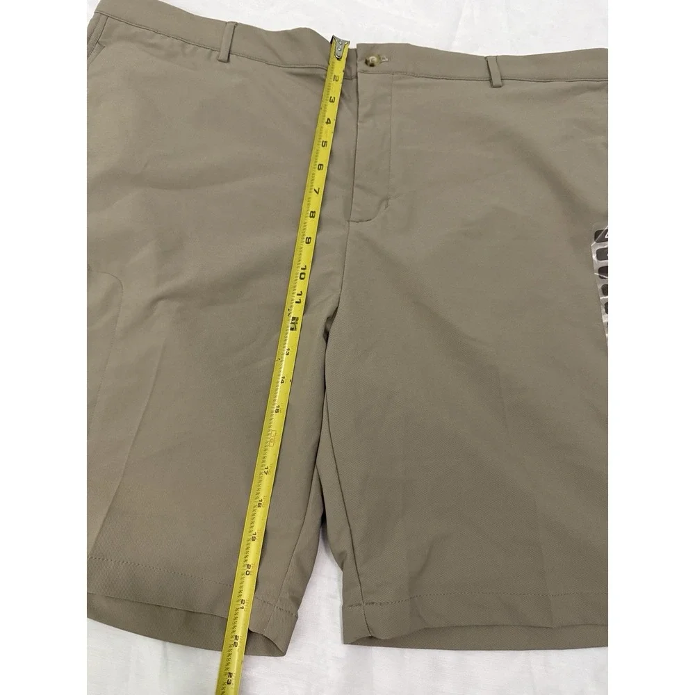 NWT Greg‎ Norman Men's Shorts Sz 42 Performance Stretch Waistband Khaki Bottoms - Picture 2 of 8